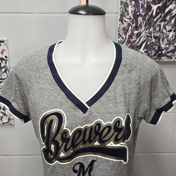 5th & Ocean Gray And Royal Blue Brewers V-Neck Tee - Picture 4 of 10